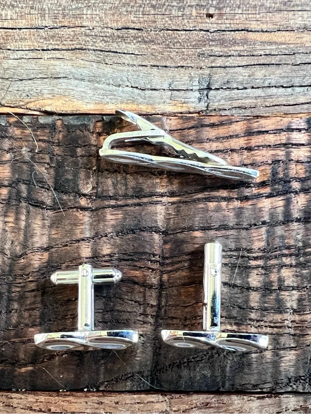 Men's Silver Tone Cufflinks and Tie Clip Set - Modern Wave Design